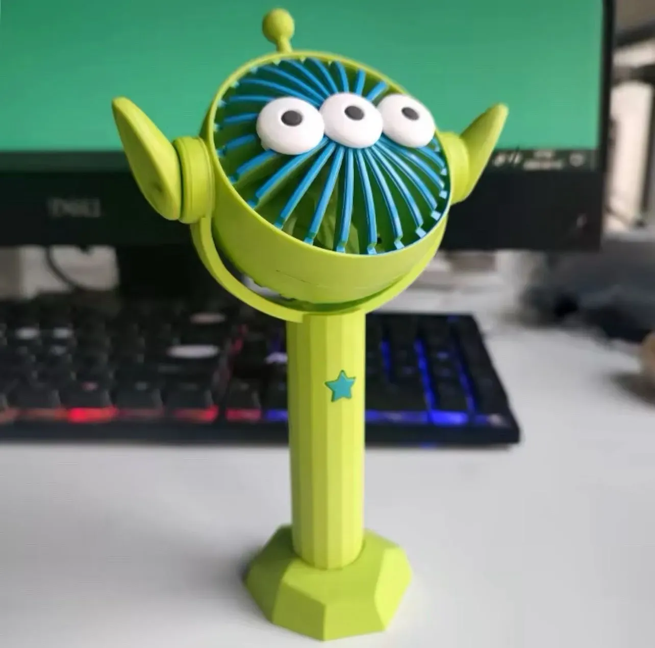 Mini ventilador de cara monster